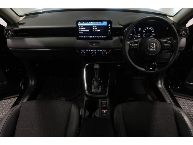 ヴェゼル ｅ：ＨＥＶＺ　認定中古車　ワンオーナー　追突軽減グレーキ　禁煙車　　コネクトナビ　リヤカメラ　ＥＴＣ　　スマキ　Ｐトランク　フルオートエアコン　　両席エアバック　　　ＬＥＤランプ　ソナー　クルーズＣ（7枚目）