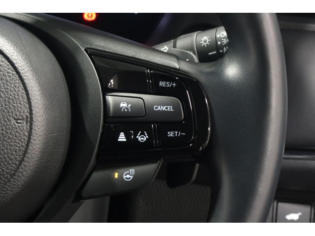 ヴェゼル ｅ：ＨＥＶＺ　認定中古車　ワンオーナー　追突軽減グレーキ　禁煙車　　コネクトナビ　リヤカメラ　ＥＴＣ　　スマキ　Ｐトランク　フルオートエアコン　　両席エアバック　　　ＬＥＤランプ　ソナー　クルーズＣ（13枚目）