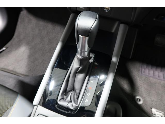 フィット e:HEVRS 認定中古車 2年保証付 ナビ Bカメラ ETC 運転支援 デモカー エアバッグ パワーウィンドウ 助手席エアバッグ フルセグテレビ LEDヘッドランプ セキュリティアラーム フルオートエアコン USB(11枚目)