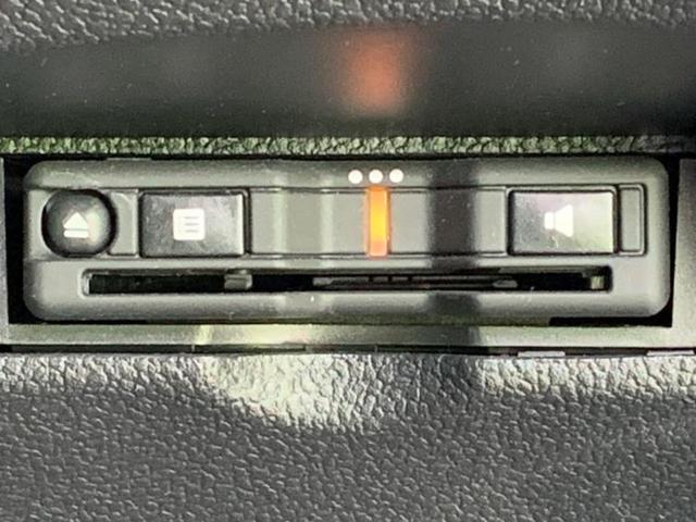 プリウス S 保証書/社外 メモリーナビ/トヨタセーフティセンス/車線逸脱防止支援システム/ドライブレコーダー 社外/ヘッドランプ LED/USBジャック/Bluetooth接続/ETC/EBD付ABS 禁煙車(17枚目)