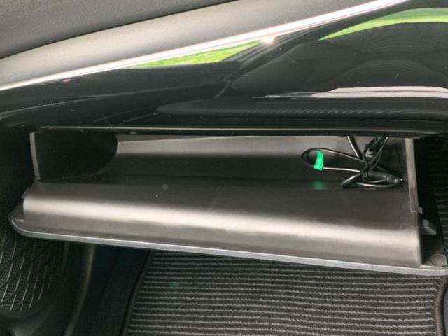 プリウス S 保証書/社外 メモリーナビ/トヨタセーフティセンス/車線逸脱防止支援システム/ドライブレコーダー 社外/ヘッドランプ LED/USBジャック/Bluetooth接続/ETC/EBD付ABS 禁煙車(24枚目)