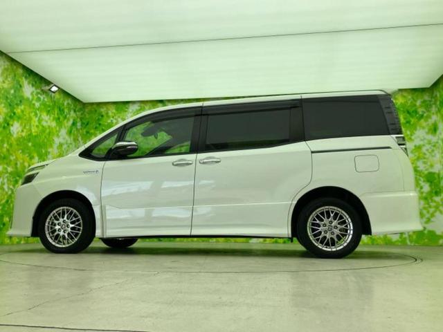 ヴォクシー ハイブリッドZSキラメキ2 新品タイヤ/保証書/社外 11インチ SDナビ/フリップダウンモニター 社外 12.8インチ/トヨタセーフティセンス/両側電動スライドドア/シートヒーター 前席/車線逸脱防止支援システム バックカメラ(2枚目)