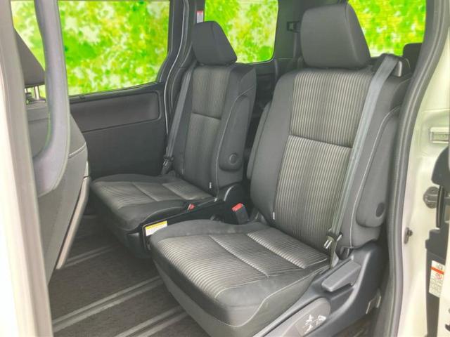 ヴォクシー ハイブリッドZSキラメキ2 新品タイヤ/保証書/社外 11インチ SDナビ/フリップダウンモニター 社外 12.8インチ/トヨタセーフティセンス/両側電動スライドドア/シートヒーター 前席/車線逸脱防止支援システム バックカメラ(8枚目)