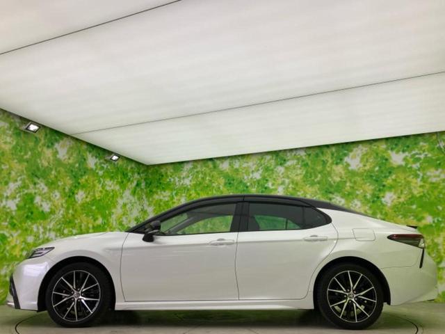 カムリ WSレザーパッケージ 新品タイヤ/保証書/ディスプレイオーディオ+ナビ9インチ/トヨタセーフティセンス/シートヒーター 前席/車線逸脱防止支援システム/シート フルレザー/パーキングアシスト バックガイド 革シート 禁煙車(2枚目)