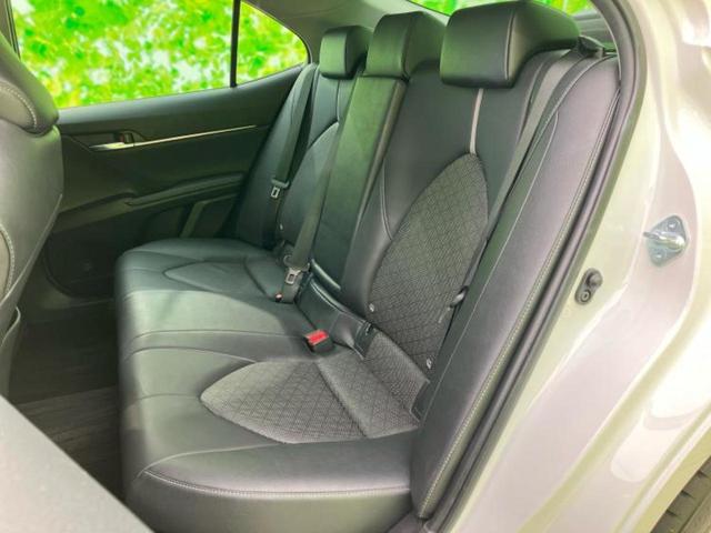 カムリ WSレザーパッケージ 新品タイヤ/保証書/ディスプレイオーディオ+ナビ9インチ/トヨタセーフティセンス/シートヒーター 前席/車線逸脱防止支援システム/シート フルレザー/パーキングアシスト バックガイド 革シート 禁煙車(7枚目)