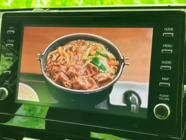 カムリ WSレザーパッケージ 新品タイヤ/保証書/ディスプレイオーディオ+ナビ9インチ/トヨタセーフティセンス/シートヒーター 前席/車線逸脱防止支援システム/シート フルレザー/パーキングアシスト バックガイド 革シート 禁煙車(12枚目)