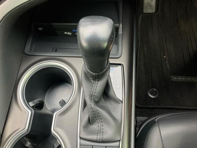 カムリ WSレザーパッケージ 新品タイヤ/保証書/ディスプレイオーディオ+ナビ9インチ/トヨタセーフティセンス/シートヒーター 前席/車線逸脱防止支援システム/シート フルレザー/パーキングアシスト バックガイド 革シート 禁煙車(17枚目)