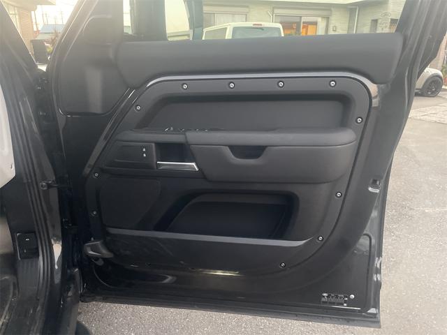 ディフェンダー 110S D350 パノラミックスライディングルーフ シートヒーター デジタルインナーミラー 法人1オーナー(41枚目)