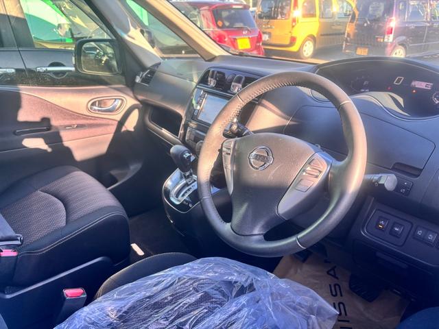 セレナ ハイウェイスター　Ｖセレ＋セーフティＩＩ　ＳＨＶ　純正ナビ　フリップダウンモニター（9枚目）