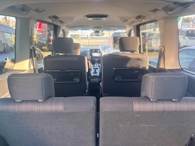 セレナ ハイウェイスター　Ｖセレ＋セーフティＩＩ　ＳＨＶ　純正ナビ　フリップダウンモニター（19枚目）