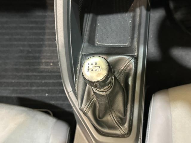 当店は整備工場以外にも自社板金工場も完備！！保険事故はもちろん、ちょっとしたキズ凹みの修理も格安にて承ります。