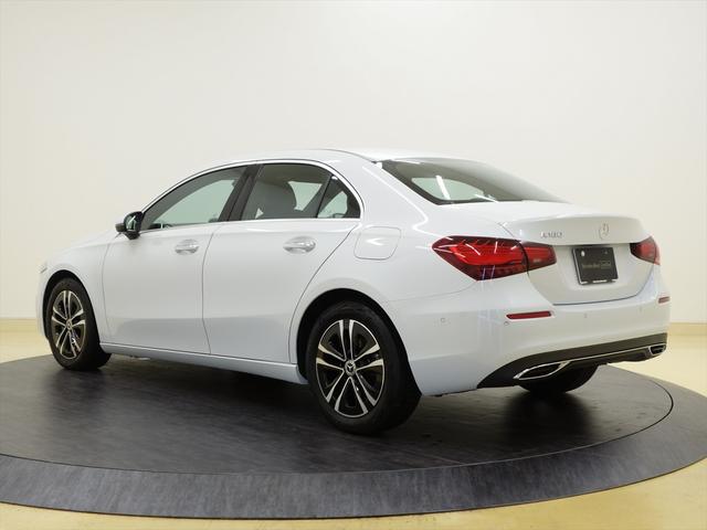 Ａクラスセダン Ａ１８０　セダン　ナビゲーションパッケージ　Ｂｌｕｅｔｏｏｔｈ接続　ＥＴＣ　ＬＥＤヘッドライト　ＴＶ　アイドリングストップ　クルーズコントロール　コネクテッド機能　シートヒーター　トランクスルー　ナビ　バックモニター（4枚目）