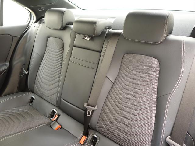 Ａクラスセダン Ａ１８０　セダン　ナビゲーションパッケージ　Ｂｌｕｅｔｏｏｔｈ接続　ＥＴＣ　ＬＥＤヘッドライト　ＴＶ　アイドリングストップ　クルーズコントロール　コネクテッド機能　シートヒーター　トランクスルー　ナビ　バックモニター（11枚目）