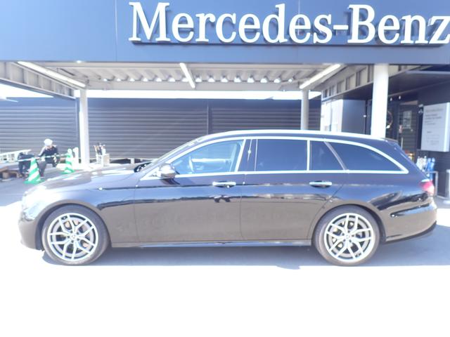 Ｅクラスステーションワゴン Ｅ２００　ステーションワゴン　スポーツ　ＡＭＧラインインテリアパッケージ　エクスクルーシブパッケージ　Ｂｌｕｅｔｏｏｔｈ接続　ＥＴＣ　ＬＥＤヘッドライト　ＴＶ　アイドリングストップ　クルーズコントロール　コネクテッド機能　サイドカメラ（3枚目）