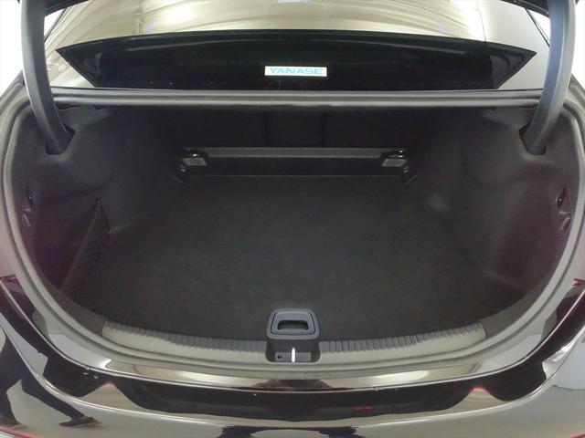 Ｃクラス Ｃ２００　アバンギャルド　ＡＭＧライン　ベーシックパッケージ　Ｂｌｕｅｔｏｏｔｈ接続　ＥＴＣ　ＬＥＤヘッドライト　ＴＶ　アイドリングストップ　クルーズコントロール　コネクテッド機能　サイドカメラ　サンルーフ・ガラスルーフ　シートヒーター（25枚目）