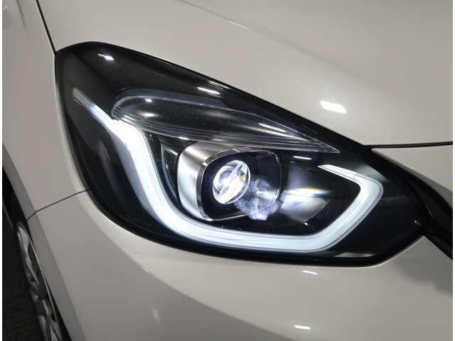 e:HEVホーム 2年保証付 衝突被害軽減ブレーキ アダプティブクルーズコントロール ドラレコ メモリーナビ Bカメラ フルセグ USB入力端子 LED ETC スマートキー ワンオーナー車(19枚目)