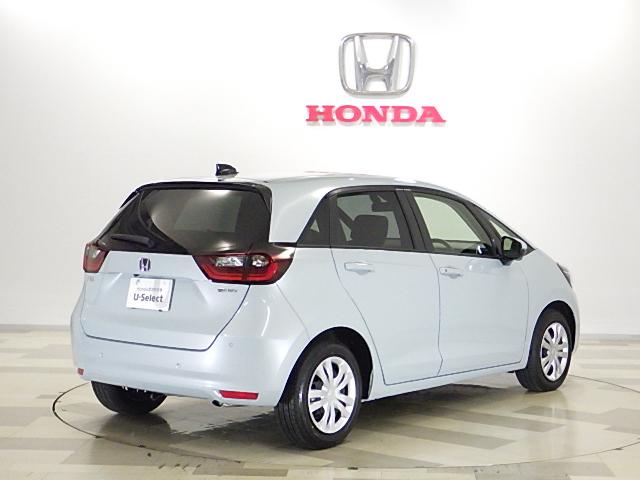 フィット e:HEVホーム ワンオーナー/衝突軽減ブレーキ/認定中古車/フルセグTV/メモリーナビ/サポカー/ETC/ドライブレコーダー/バックモニター/LEDライト/クルコン/スマートキー/横滑り防止装置/USB入力端子 禁煙(5枚目)