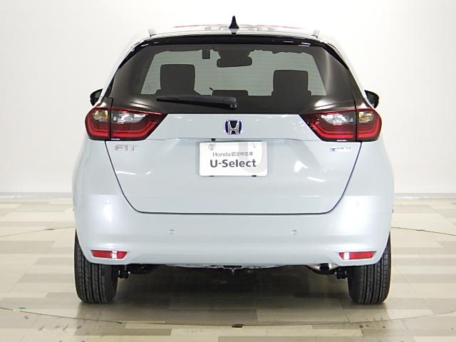 フィット e:HEVホーム ワンオーナー/衝突軽減ブレーキ/認定中古車/フルセグTV/メモリーナビ/サポカー/ETC/ドライブレコーダー/バックモニター/LEDライト/クルコン/スマートキー/横滑り防止装置/USB入力端子 禁煙(7枚目)