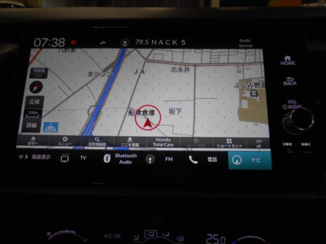 フィット e:HEVホーム ワンオーナー/衝突軽減ブレーキ/認定中古車/フルセグTV/メモリーナビ/サポカー/ETC/ドライブレコーダー/バックモニター/LEDライト/クルコン/スマートキー/横滑り防止装置/USB入力端子 禁煙(9枚目)