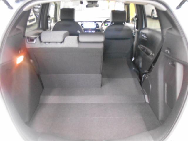 フィット e:HEVホーム ワンオーナー/衝突軽減ブレーキ/認定中古車/フルセグTV/メモリーナビ/サポカー/ETC/ドライブレコーダー/バックモニター/LEDライト/クルコン/スマートキー/横滑り防止装置/USB入力端子 禁煙(14枚目)