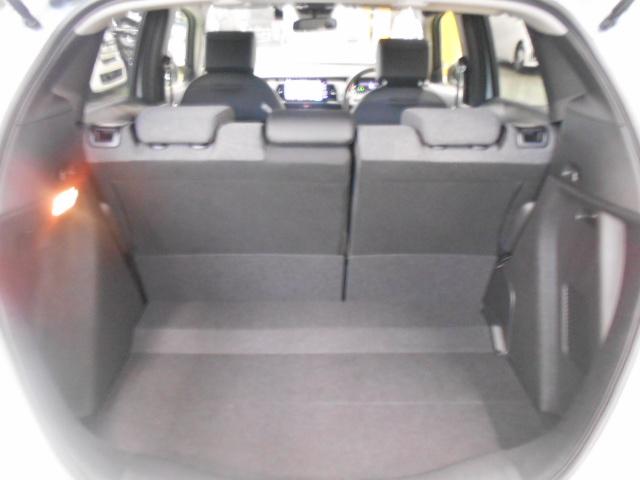 フィット e:HEVホーム ワンオーナー/衝突軽減ブレーキ/認定中古車/フルセグTV/メモリーナビ/サポカー/ETC/ドライブレコーダー/バックモニター/LEDライト/クルコン/スマートキー/横滑り防止装置/USB入力端子 禁煙(15枚目)