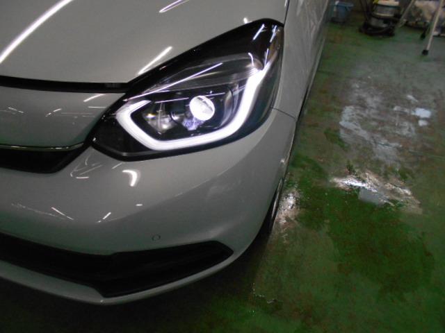 フィット e:HEVホーム ワンオーナー/衝突軽減ブレーキ/認定中古車/フルセグTV/メモリーナビ/サポカー/ETC/ドライブレコーダー/バックモニター/LEDライト/クルコン/スマートキー/横滑り防止装置/USB入力端子 禁煙(17枚目)