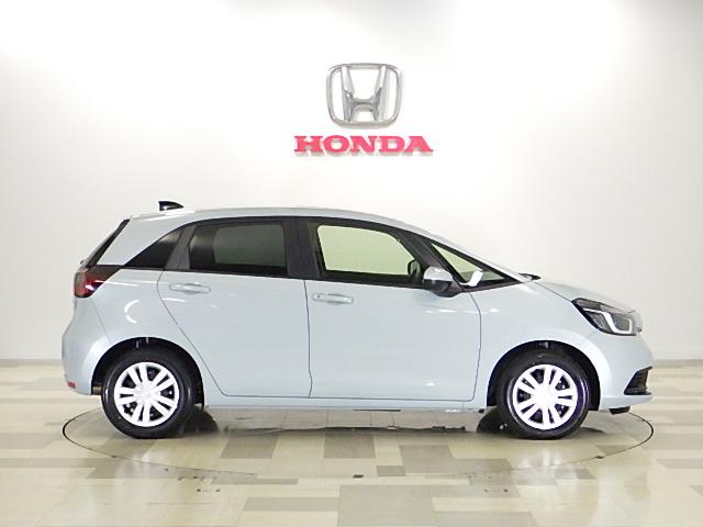 フィット e:HEVホーム ワンオーナー/衝突軽減ブレーキ/認定中古車/フルセグTV/メモリーナビ/サポカー/ETC/ドライブレコーダー/バックモニター/LEDライト/クルコン/スマートキー/横滑り防止装置/USB入力端子 禁煙(27枚目)