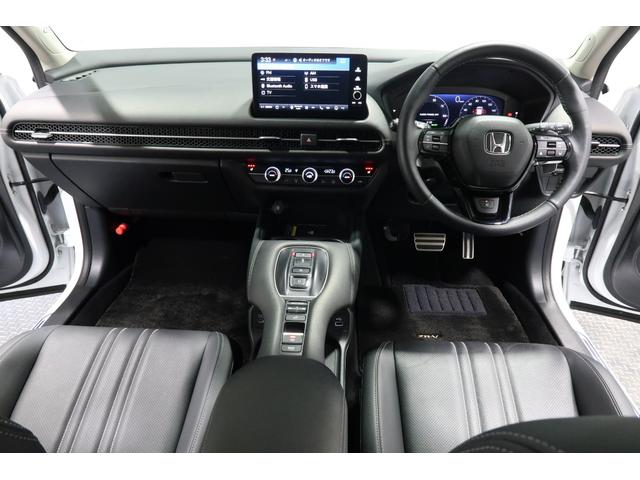 ＺＲ－Ｖ ｅ：ＨＥＶＺ　認定中古車／２年保証付／ワンオーナー／禁煙車／本革シート／シートヒーター／ＥＴＣ２．０／運転支援／クルコン／レーンアシスト／メモリーナビ／ＵＳＢ／全周囲カメラ／前後ドラレコ／ＬＥＤライト／先進ライト（9枚目）