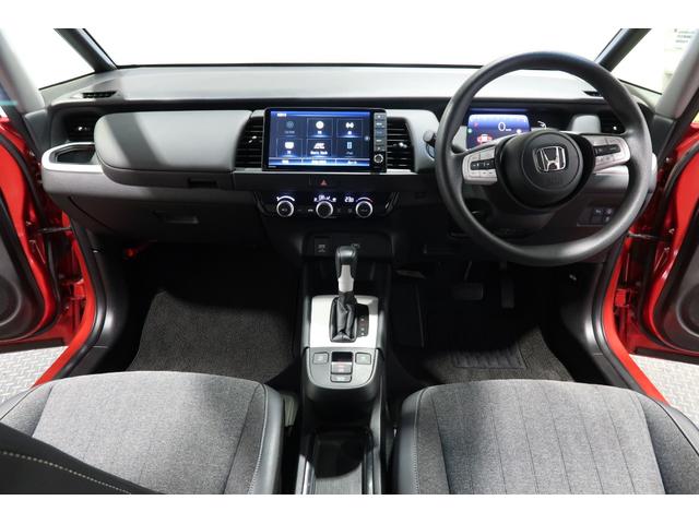 フィット ホーム　認定中古車／２年保証付／ワンオーナー／禁煙車／スマートキー／サポカー／運転支援／衝突軽減ブレーキ／障害物センサー／フルセグＴＶ／メモリーナビ／バックカメラ／前後ドライブレコーダー／ＬＥＤヘッドライト（9枚目）