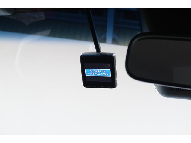 フィット ホーム　認定中古車／２年保証付／ワンオーナー／禁煙車／スマートキー／サポカー／運転支援／衝突軽減ブレーキ／障害物センサー／フルセグＴＶ／メモリーナビ／バックカメラ／前後ドライブレコーダー／ＬＥＤヘッドライト（22枚目）