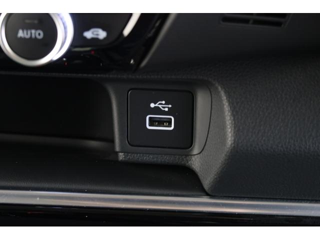 ヴェゼル ｅ：ＨＥＶＺ　認定中古車　２年保証付　ワンオーナー　禁煙車　純正ナビ　バックカメラ　ＥＴＣ　運転支援　盗難防止装置　フルセグテレビ　スマ－トキ－　アクティブクルーズ　パーキングセンサー　ワイヤレス充電　横滑り防止（17枚目）