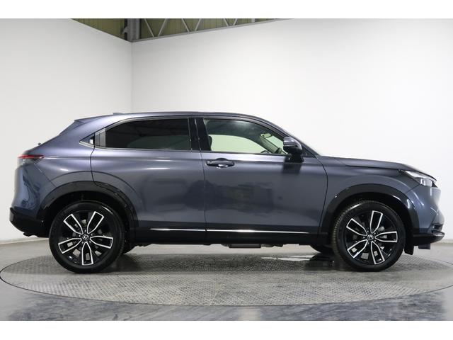 ヴェゼル ｅ：ＨＥＶＺ　認定中古車　２年保証付　ワンオーナー　禁煙車　純正ナビ　バックカメラ　ＥＴＣ　運転支援　盗難防止装置　フルセグテレビ　スマ－トキ－　アクティブクルーズ　パーキングセンサー　ワイヤレス充電　横滑り防止（31枚目）