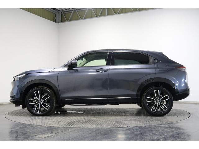 ヴェゼル ｅ：ＨＥＶＺ　認定中古車　２年保証付　ワンオーナー　禁煙車　純正ナビ　バックカメラ　ＥＴＣ　運転支援　盗難防止装置　フルセグテレビ　スマ－トキ－　アクティブクルーズ　パーキングセンサー　ワイヤレス充電　横滑り防止（32枚目）