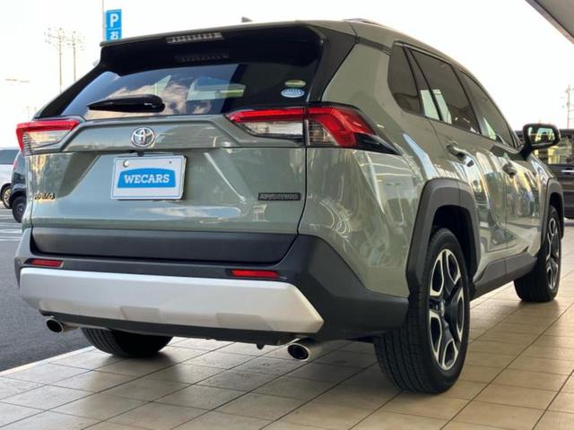ＲＡＶ４ ４ＷＤアドベンチャー　サンルーフ／ディスプレイオーディオ８インチ／トヨタセーフティセンス／エアーシート　前席／全方位モニター／車線逸脱防止支援システム／シート　合皮／電動バックドア／ドライブレコーダー　前後　全周囲カメラ（3枚目）