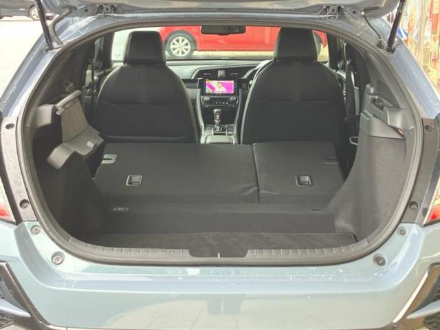 シビック ヒョウジュン サンルーフ/保証書/純正 SDナビ/ホンダセンシング/シートヒーター 前席/車線逸脱防止支援システム/シート 合皮/ドライブレコーダー 前後/ヘッドランプ LED/Bluetooth接続 バックカメラ(19枚目)