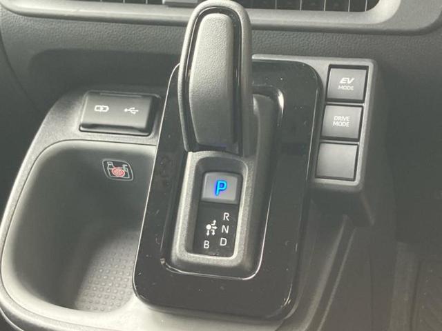 シエンタ ハイブリッドＺ　新品タイヤ／保証書／純正　１０．５インチ　メモリーナビ／トヨタセーフティセンス／両側電動スライドドア／パノラミックビューモニター／車線逸脱防止支援システム／パーキングアシスト　バックガイド　ＥＴＣ（18枚目）