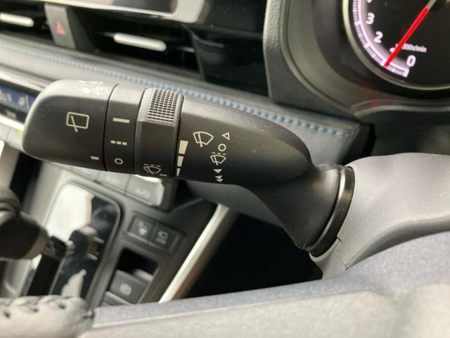 ヴォクシー S-Z 新品タイヤ/保証書/純正 SDナビ/フリップダウンモニター/デジタルインナーミラー/衝突安全装置/両側電動スライドドア/シートヒーター/車線逸脱防止支援システム/シート ハーフレザー バックカメラ(18枚目)