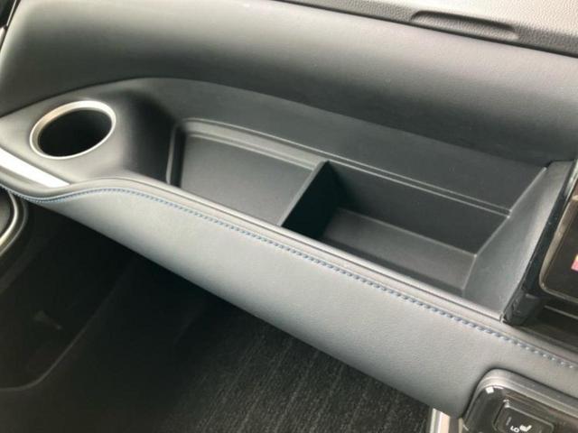 ヴォクシー S-Z 新品タイヤ/保証書/純正 SDナビ/フリップダウンモニター/デジタルインナーミラー/衝突安全装置/両側電動スライドドア/シートヒーター/車線逸脱防止支援システム/シート ハーフレザー バックカメラ(45枚目)