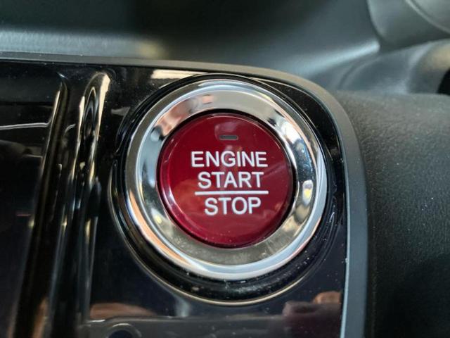 お車に合わせて無料保証以外にも、保証範囲、期間、距離を拡充させた有料保証もご用意しております！中古車の購入が初めてで不安・・・というお客様もご安心ください！