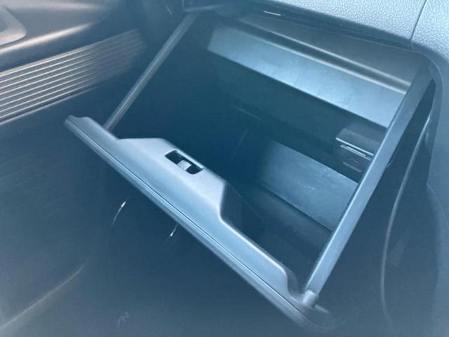 ＷＥＣＡＲＳでは各商談席に大型モニターをご用意しております！見やすい大画面でゆったりと全国の在庫をご覧いただけます！是非ご来店お待ちしております！