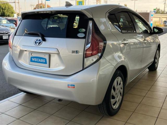 アクア S 保証書/純正 SDナビ/パーキングアシスト バックガイド/Bluetooth接続/EBD付ABS/横滑り防止装置/アイドリングストップ/バックモニター/ワンセグTV/エアバッグ 運転席 バックカメラ(3枚目)