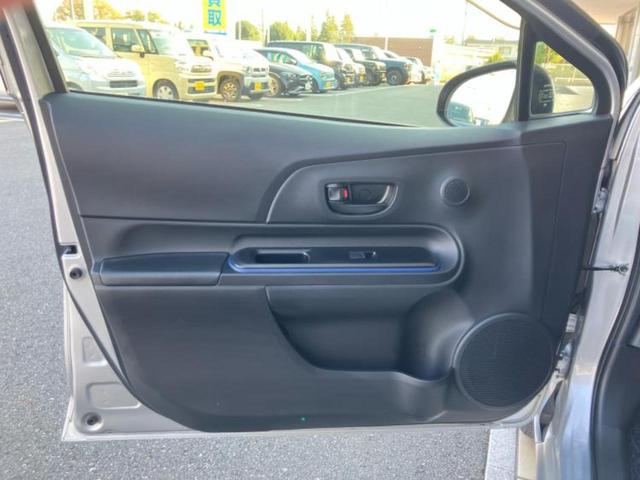 アクア S 保証書/純正 SDナビ/パーキングアシスト バックガイド/Bluetooth接続/EBD付ABS/横滑り防止装置/アイドリングストップ/バックモニター/ワンセグTV/エアバッグ 運転席 バックカメラ(22枚目)