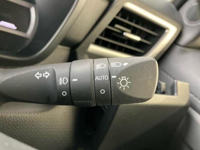 ルーミー カスタムＧ－Ｔ　保証書／純正　９インチ　メモリーナビ／衝突安全装置／両側電動スライドドア／シートヒーター　前席／パノラミックビューモニター／車線逸脱防止支援システム／ドライブレコーダー　前後／ヘッドランプ　ＬＥＤ（17枚目）