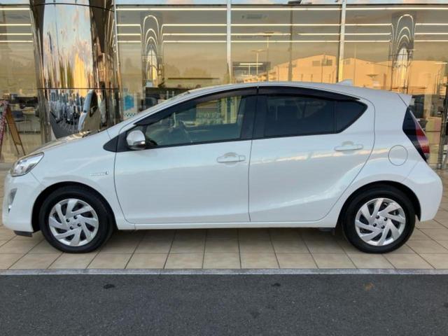 アクア Ｇブラックソフトレザーセレクション　保証書／純正　ＳＤナビ／Ｂｌｕｅｔｏｏｔｈ接続／ＥＴＣ／ＥＢＤ付ＡＢＳ／横滑り防止装置／アイドリングストップ／バックモニター／フルセグＴＶ／エアバッグ　運転席／エアバッグ　助手席／パワーウインドウ（2枚目）