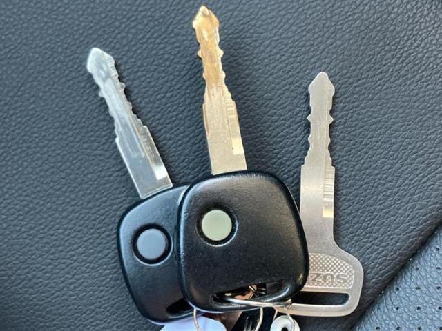 ジムニー 4WDランドベンチャー 新品タイヤ/社外 SDナビ/シート 合皮/ETC/ABS/フルセグTV/禁煙車/エアバッグ 運転席/エアバッグ 助手席/アルミホイール 純正 16インチ/パワーウインドウ/キーレスエントリー 4WD(40枚目)