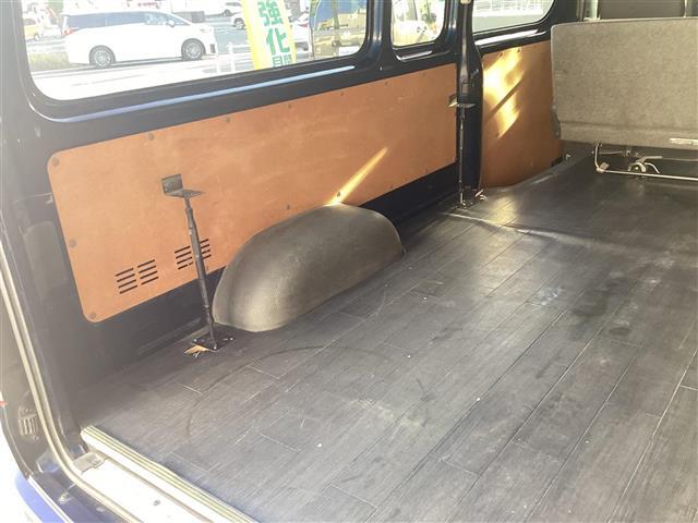 ハイエースバン SロングDX GLパッケージ キーレス 社外アルミ 社外SDナビ フルセグ バックカメラ ETC 電動格納ミラー パワーウィンドウ DVD Bluetoothオーディオ スライドドア リアクーラー AC100V フォグ ETC(24枚目)