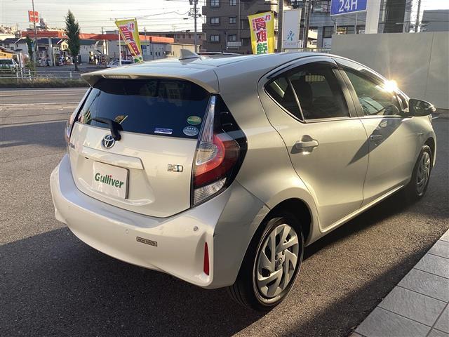 アクア S 純正SDナビ ワンセグ バックカメラ ステアリングスイッチ スマートキー LEDヘッド AHB PCS LDA プッシュスタート ドライブレコーダー Bluetoothオーディオ オートエアコン(32枚目)