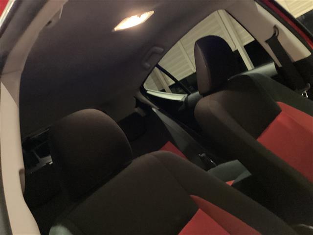 アクア Ｓ　スマートキー　プッシュスタート　純正ＳＤナビ　フルセグ　バックカメラ　フルセグ　シートヒーター　ドライブレコーダー　オートライト　ＡＨＢ　ＬＤＡ　ＰＣＳ　ビルトインＥＴＣ　Ｂｌｕｅｔｏｏｔｈ　アルミ（3枚目）