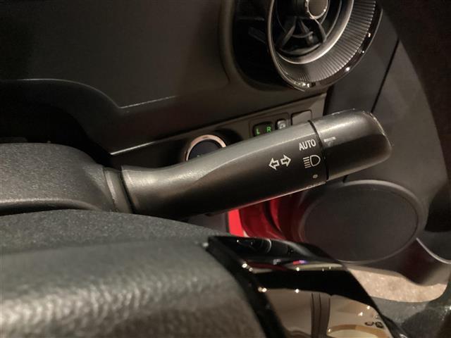 アクア Ｓ　スマートキー　プッシュスタート　純正ＳＤナビ　フルセグ　バックカメラ　フルセグ　シートヒーター　ドライブレコーダー　オートライト　ＡＨＢ　ＬＤＡ　ＰＣＳ　ビルトインＥＴＣ　Ｂｌｕｅｔｏｏｔｈ　アルミ（10枚目）