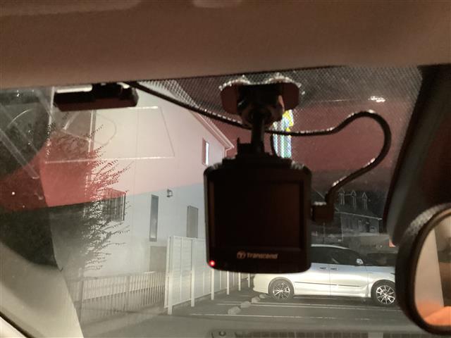 アクア Ｓ　スマートキー　プッシュスタート　純正ＳＤナビ　フルセグ　バックカメラ　フルセグ　シートヒーター　ドライブレコーダー　オートライト　ＡＨＢ　ＬＤＡ　ＰＣＳ　ビルトインＥＴＣ　Ｂｌｕｅｔｏｏｔｈ　アルミ（17枚目）